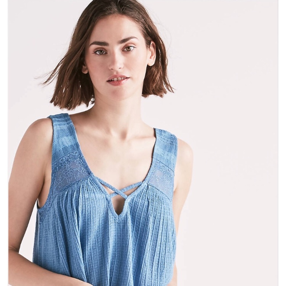 Beautiful lucky brand tank style blouse.